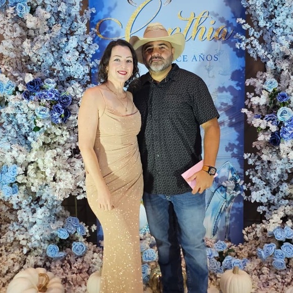 Meet your Posher, Amber - Picture 2 of 2